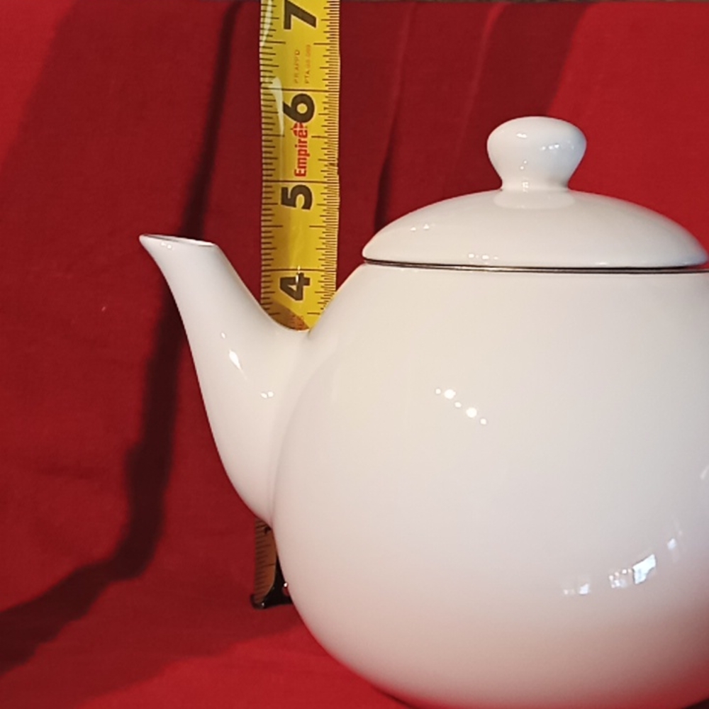 SWEESE Porcelain Tea Pot With Stainless Steel Infuser. 27 oz. Flawless Condition - Picture 15 of 16